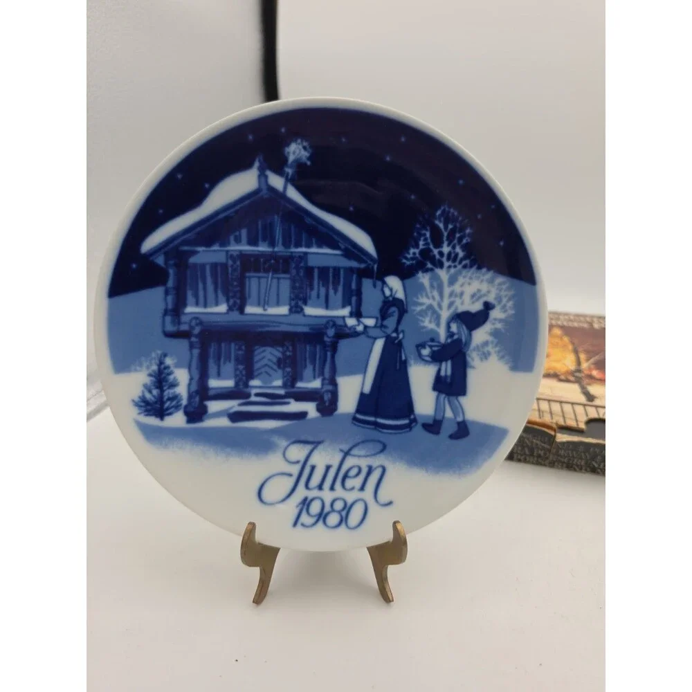 Porsgrund Norway Julen 1980 Christmas Plate Blue White w/ Original Box & Booklet